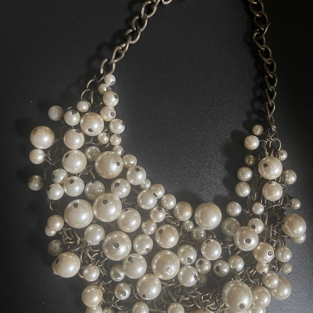 Source Unknown White Statement Necklace With Pear… - image 2